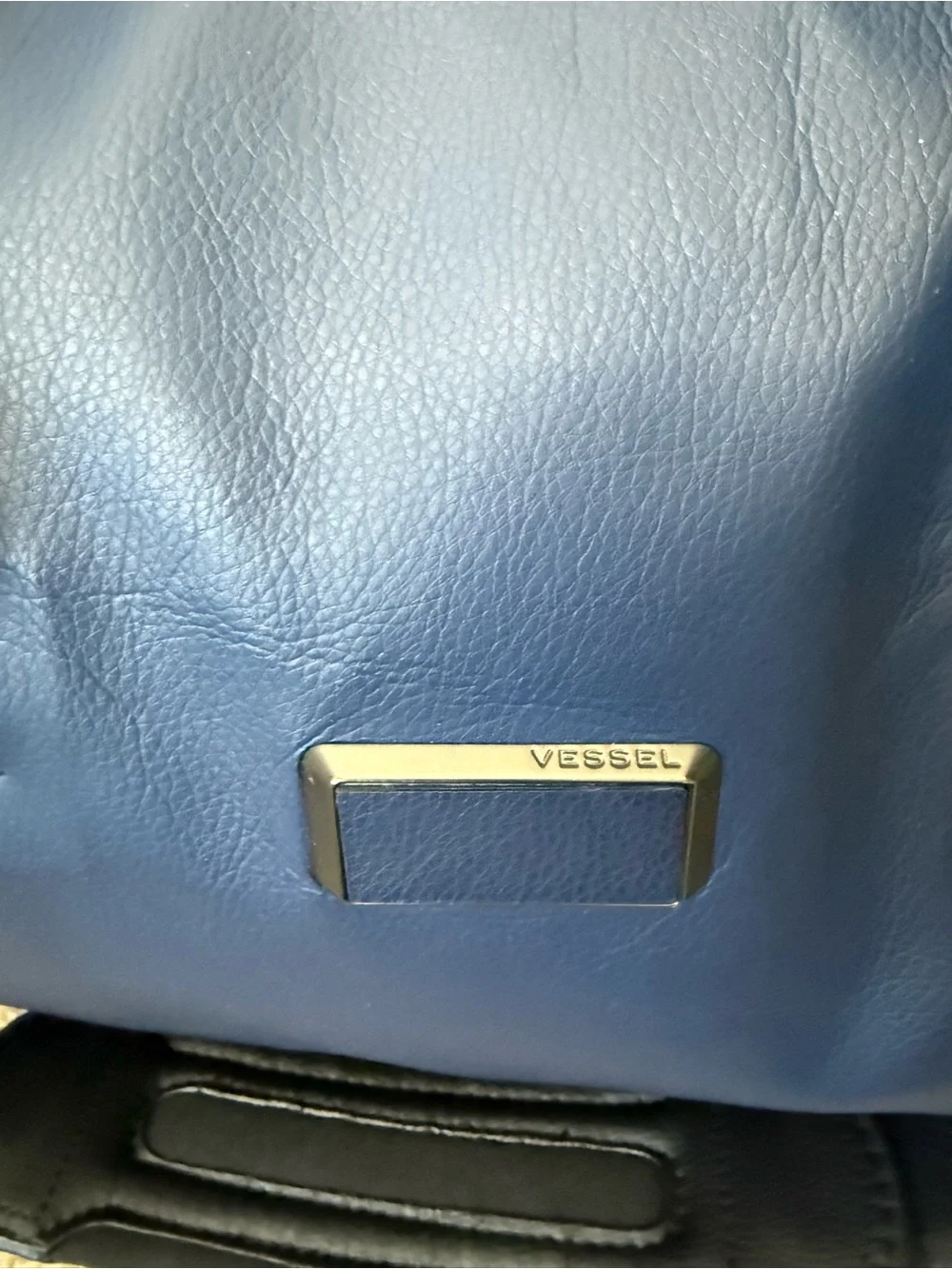 VESSEL Signature Weekender Garment Duffle Bag Navy Blue Silver Lining Travel